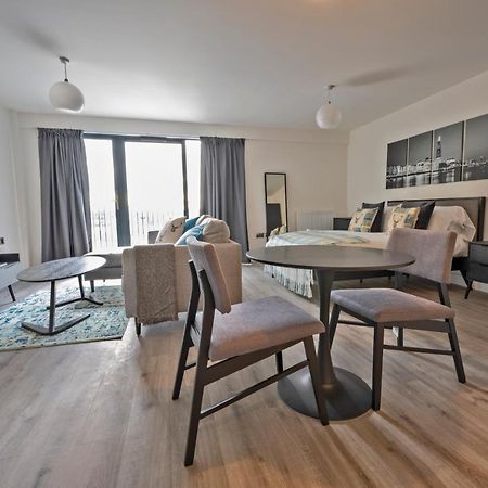 Seven Living Ashford - Modern And Spacious Apartments Εξωτερικό φωτογραφία
