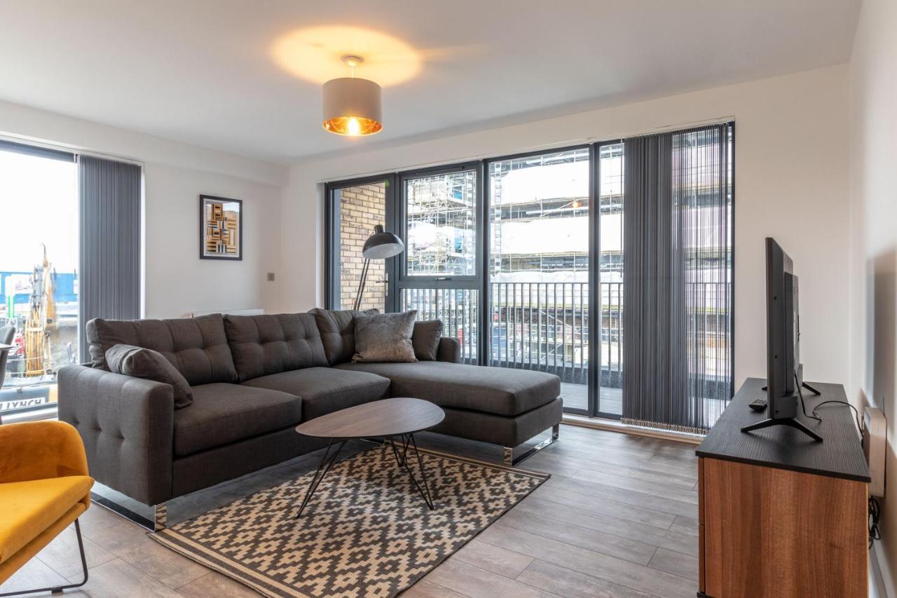 Seven Living Ashford - Modern And Spacious Apartments Εξωτερικό φωτογραφία